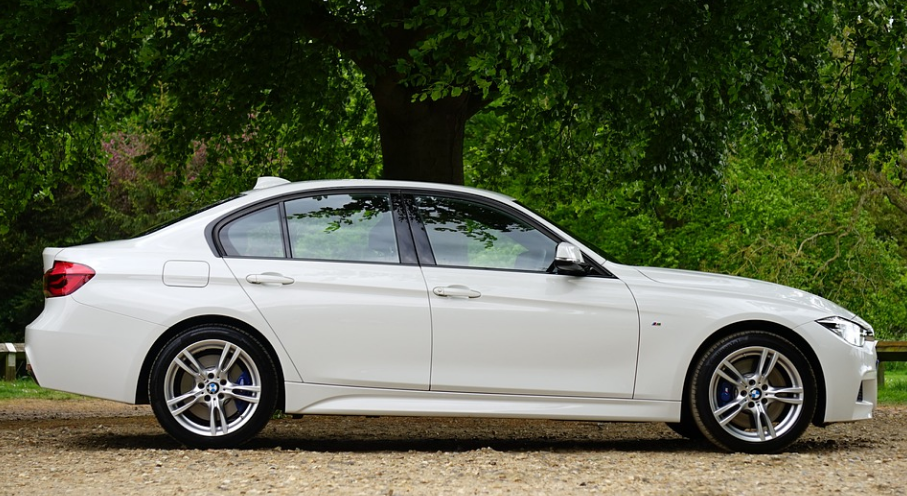 BMW 320i
